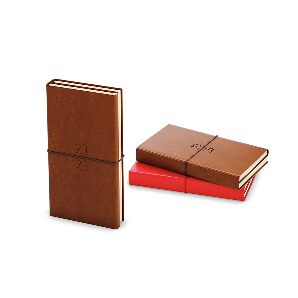 Týdenní diář 2025 Jakub Dueto kapesní hnědá