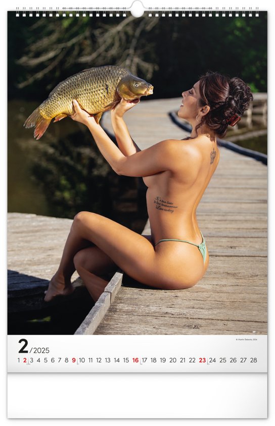 Girls and Carps 2025 - nástěnný kalendář