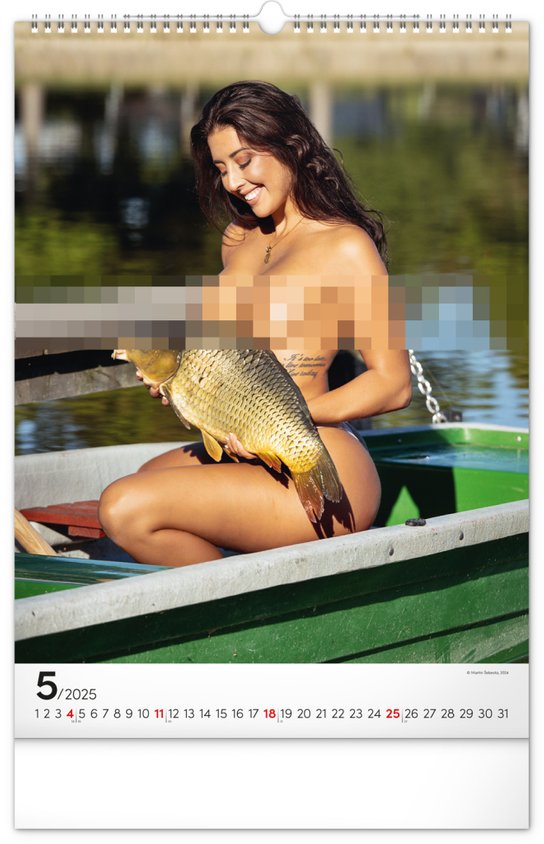 Girls and Carps 2025 - nástěnný kalendář