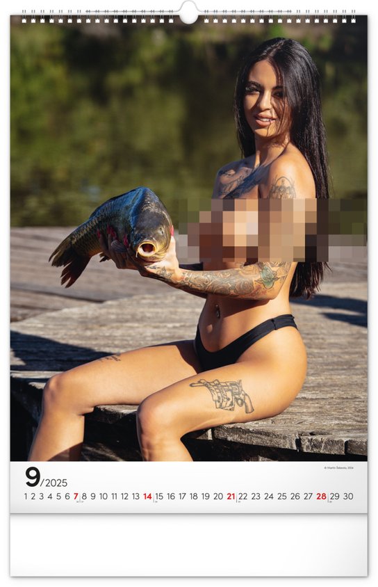 Girls and Carps 2025 - nástěnný kalendář