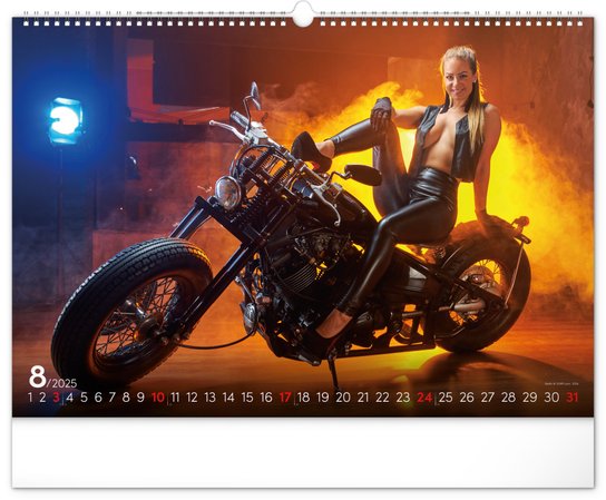 Girls & Bikes 2025 - nástěnný kalendář