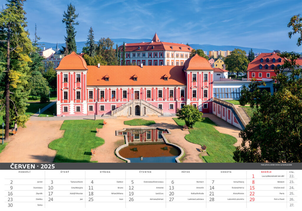 Česko mezi oblaky 2025 - nástěnný kalendář