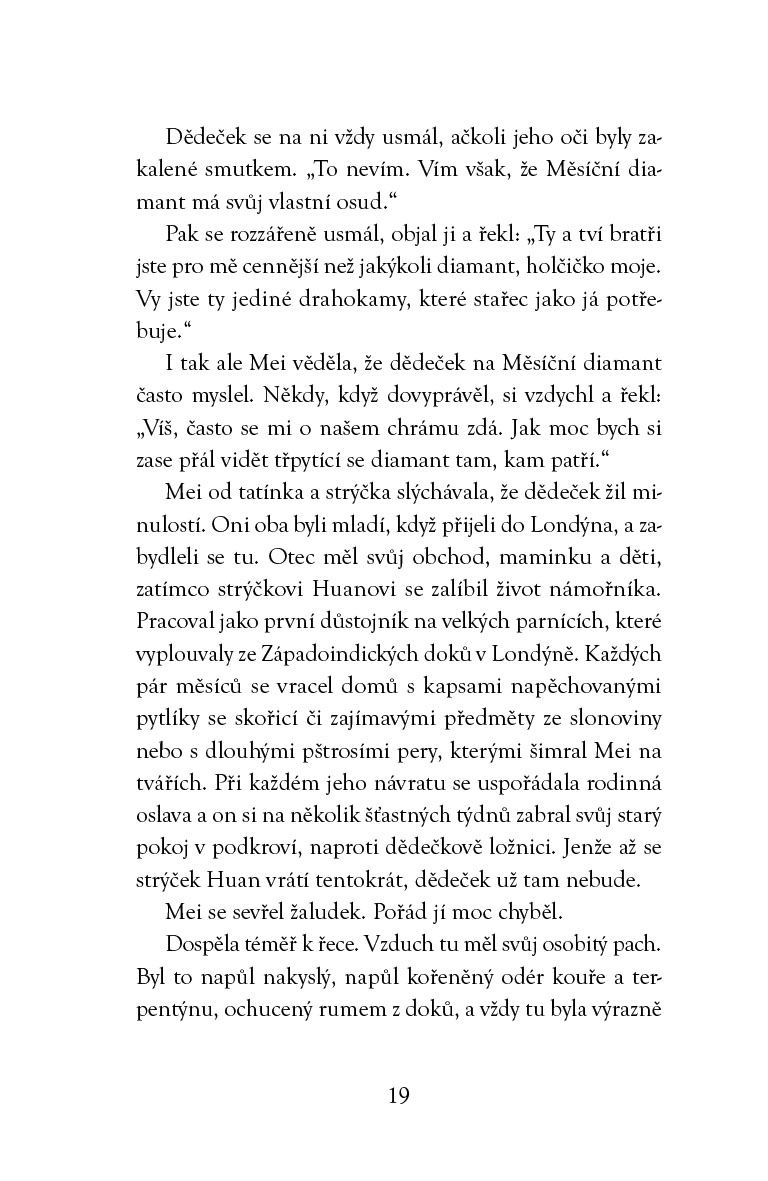 Záhada třpytivé můry